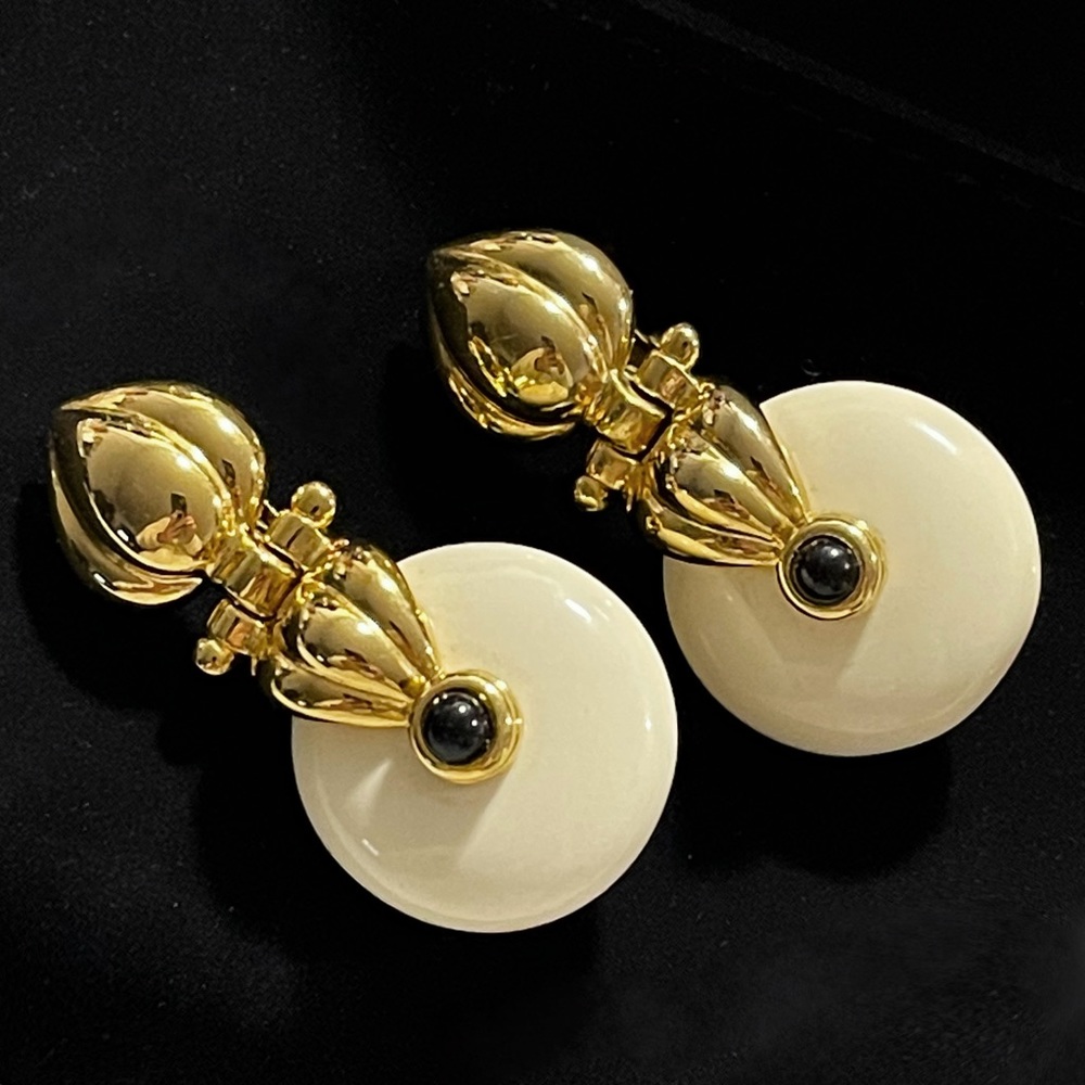 ✨Stunning VTG Signed Joan Rivers Clip On Earrings